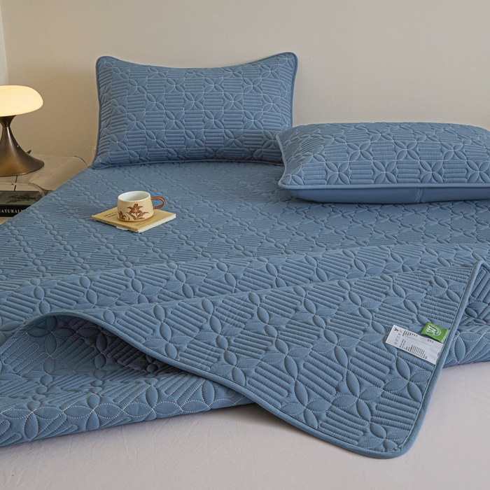 91家纺网 家纺一手货源 找家纺 芬晴家纺 2025新款A类全棉水洗棉床盖-心欢系列-遇见系列 依恋-雾蓝