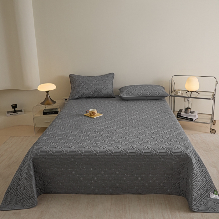 91家纺网 家纺一手货源 找家纺 芬晴家纺 2025新款A类全棉水洗棉床盖-心欢系列-遇见系列 依恋-岩灰