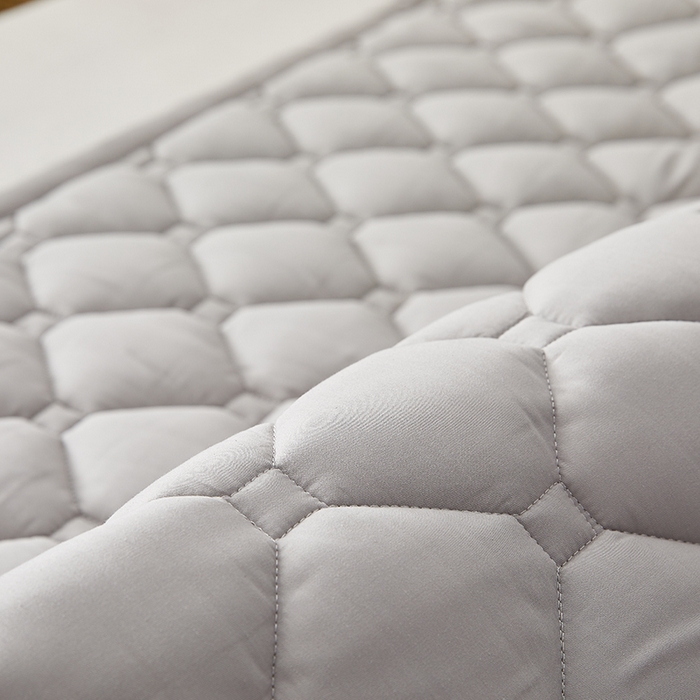 91家纺网 家纺一手货源 找家纺 卓越家纺 2025新款A类全棉夹棉床护垫 浅灰