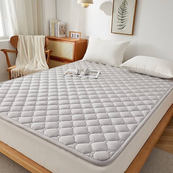 91家纺网 家纺一手货源 找家纺 卓越家纺 2025新款A类全棉夹棉床护垫 浅灰