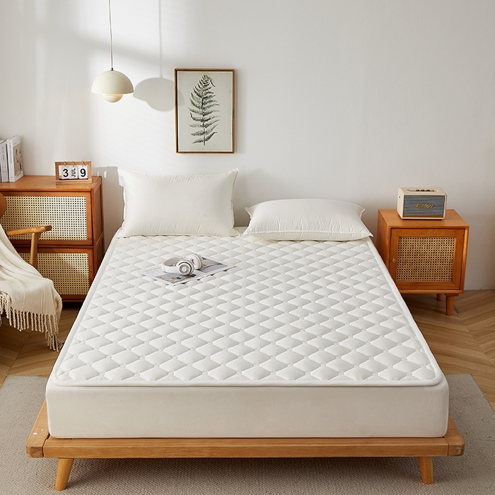 91家纺网 家纺一手货源 找家纺 卓越家纺 2025新款A类全棉夹棉床护垫 奶白