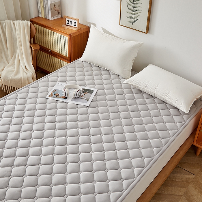 91家纺网 家纺一手货源 找家纺 卓越家纺 2025新款A类全棉夹棉床护垫 浅灰