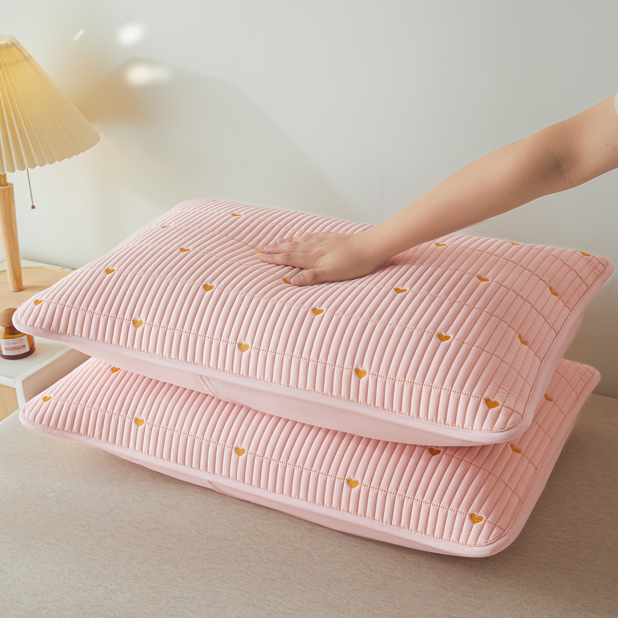 91家纺网 家纺一手货源 找家纺 （总）芬晴家纺 2025新款防水枕套-繁星-爱心-简爱-空间