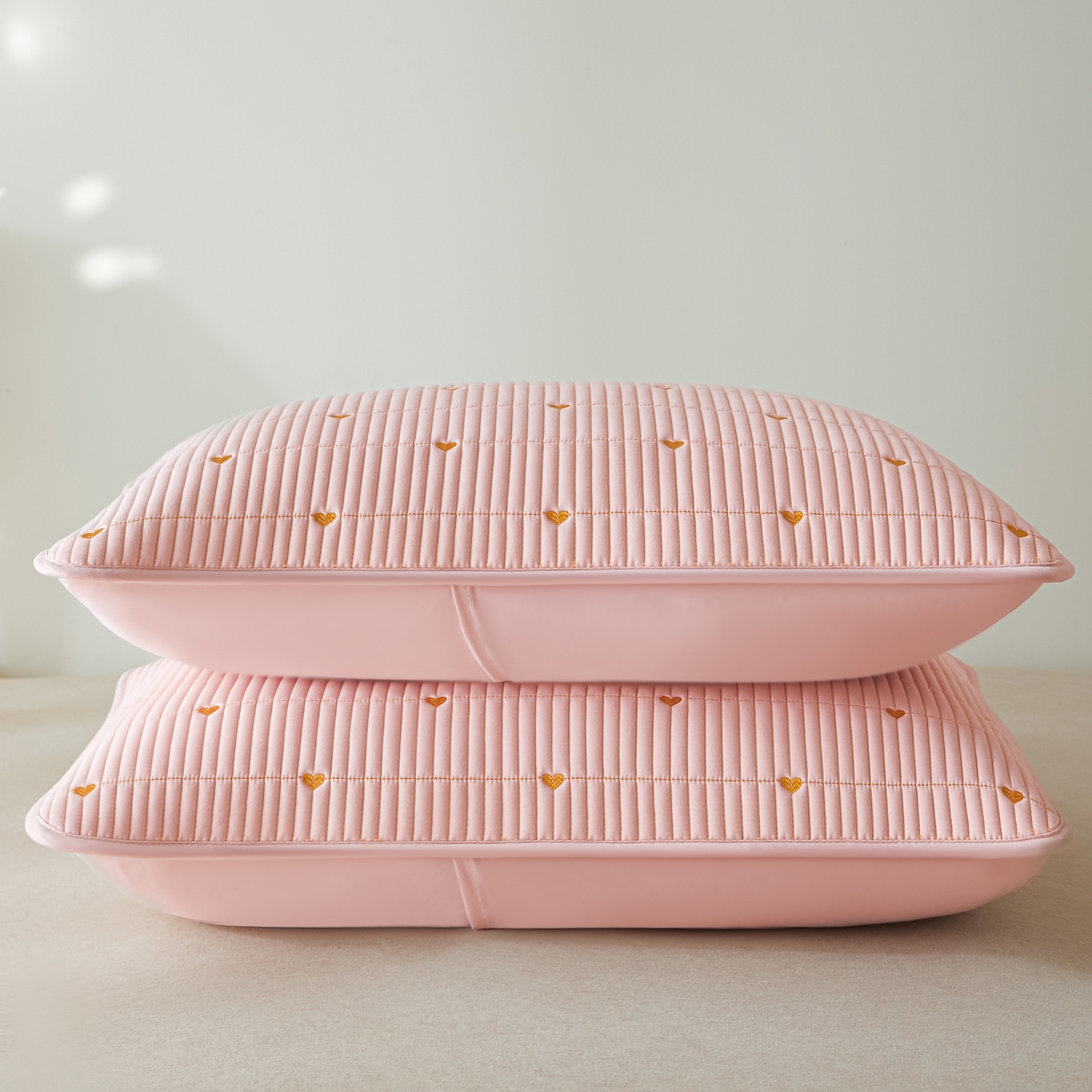 91家纺网 家纺一手货源 找家纺 芬晴家纺 2025新款防水枕套-繁星-爱心-简爱-空间 爱心-豆沙粉