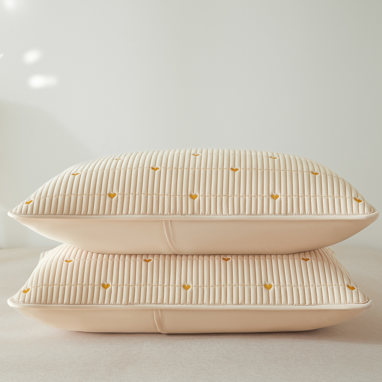 91家纺网 家纺一手货源 找家纺 芬晴家纺 2025新款防水枕套-繁星-爱心-简爱-空间 爱心-卡其