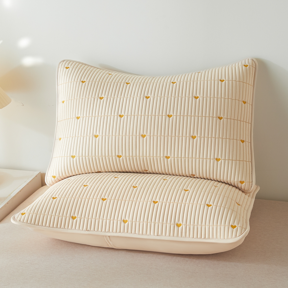 91家纺网 家纺一手货源 找家纺 芬晴家纺 2025新款防水枕套-繁星-爱心-简爱-空间 爱心-卡其