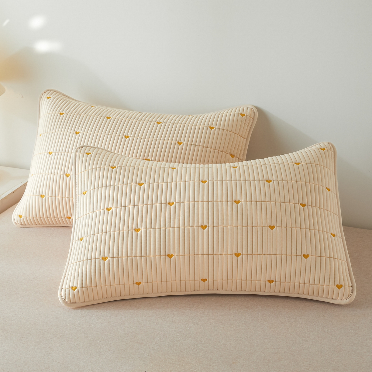 91家纺网 家纺一手货源 找家纺 芬晴家纺 2025新款防水枕套-繁星-爱心-简爱-空间 爱心-卡其