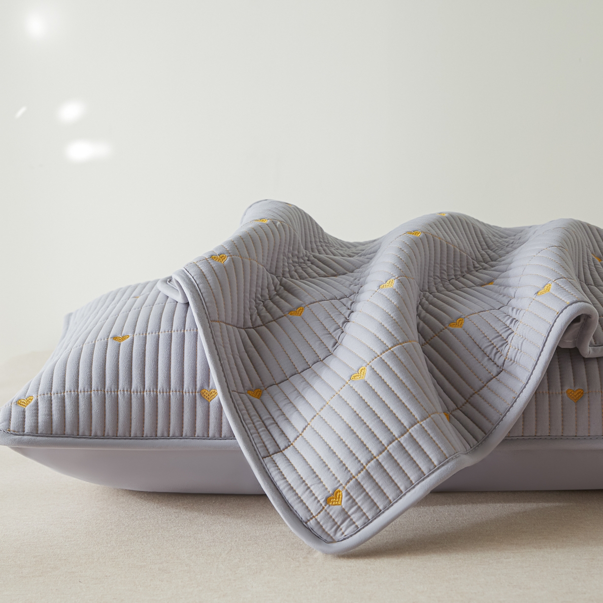 91家纺网 家纺一手货源 找家纺 芬晴家纺 2025新款防水枕套-繁星-爱心-简爱-空间 爱心-星灰