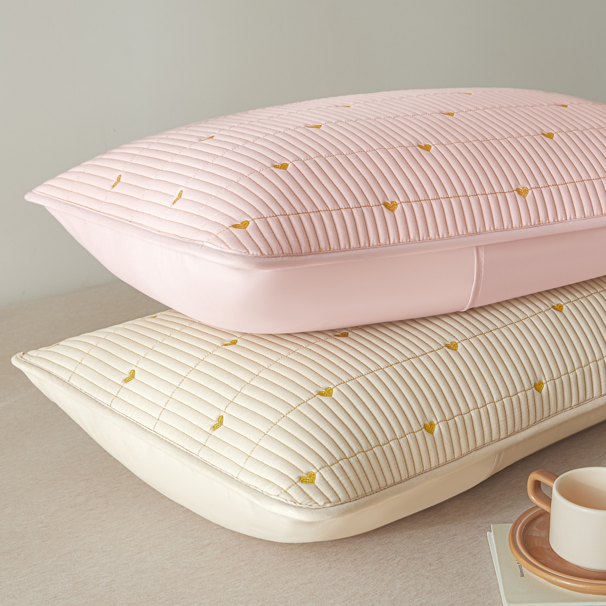 91家纺网 家纺一手货源 找家纺 芬晴家纺 2025新款防水枕套-繁星-爱心-简爱-空间 爱心-粉+卡其