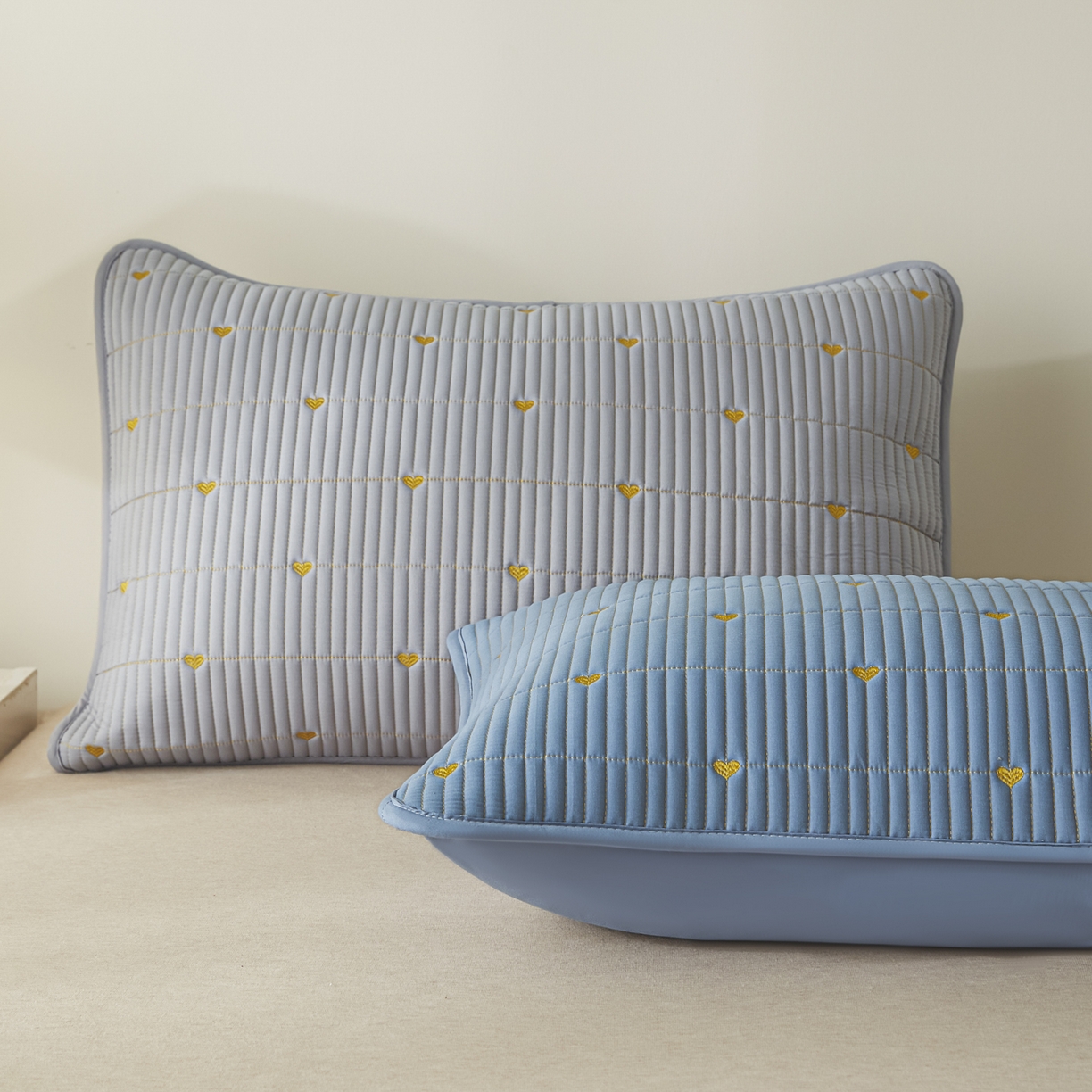 91家纺网 家纺一手货源 找家纺 芬晴家纺 2025新款防水枕套-繁星-爱心-简爱-空间 爱心+蓝+灰