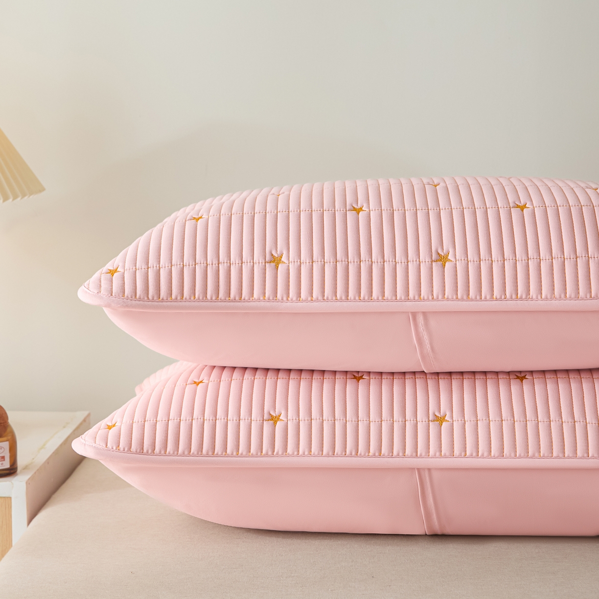 91家纺网 家纺一手货源 找家纺 芬晴家纺 2025新款防水枕套-繁星-爱心-简爱-空间 繁星-豆沙粉