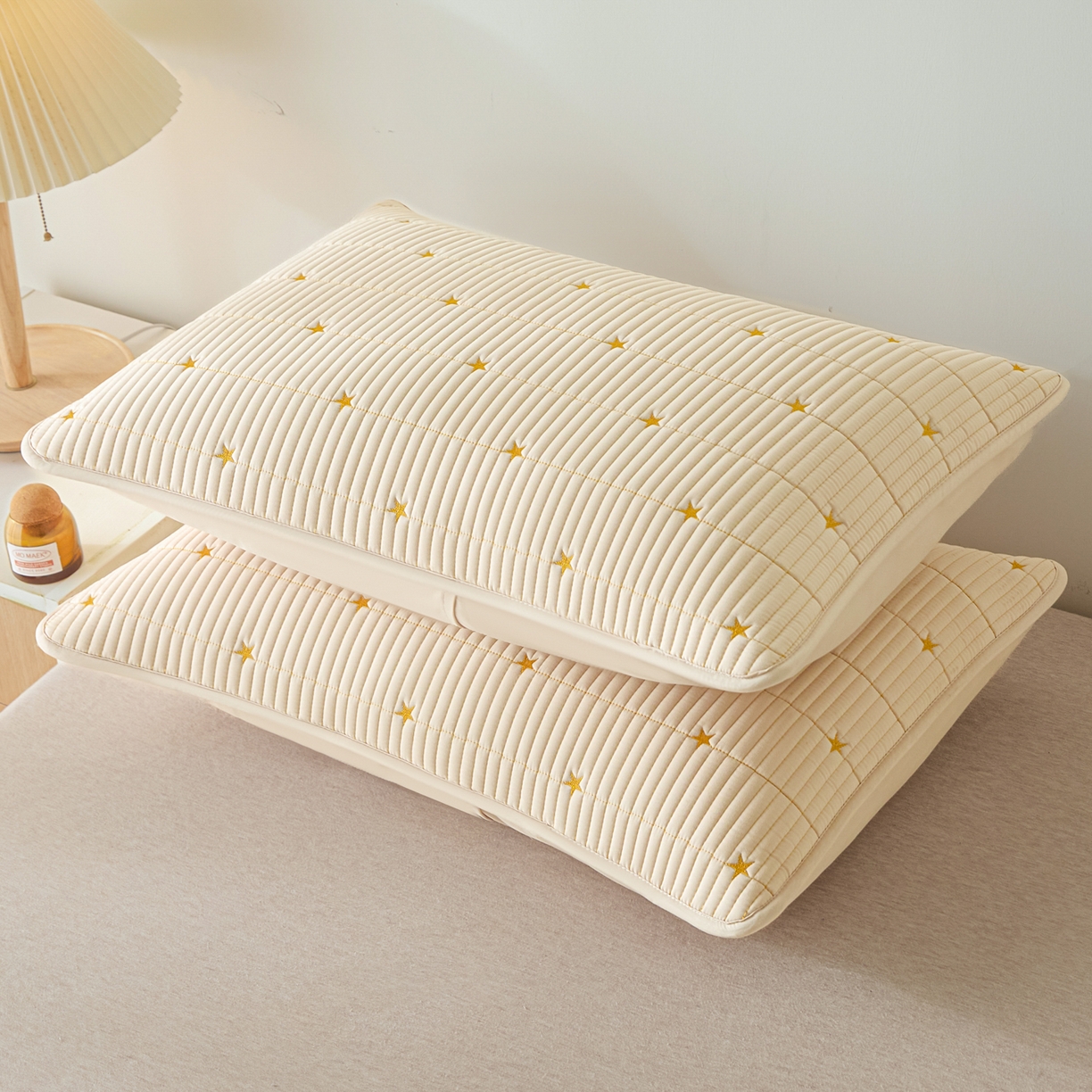 91家纺网 家纺一手货源 找家纺 芬晴家纺 2025新款防水枕套-繁星-爱心-简爱-空间 繁星-卡其