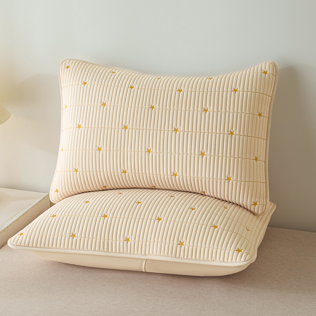 91家纺网 家纺一手货源 找家纺 芬晴家纺 2025新款防水枕套-繁星-爱心-简爱-空间 繁星-卡其