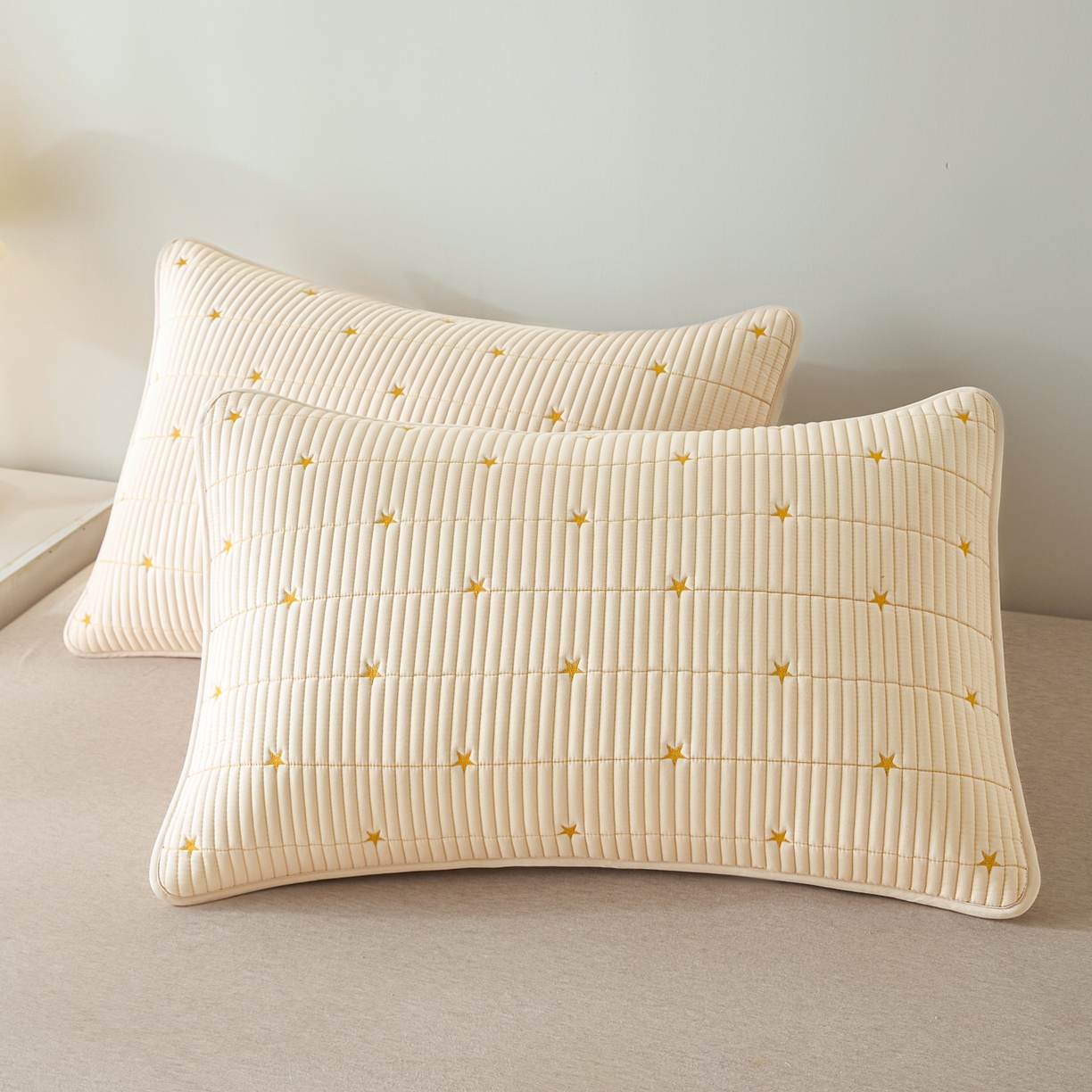 91家纺网 家纺一手货源 找家纺 芬晴家纺 2025新款防水枕套-繁星-爱心-简爱-空间 繁星-卡其