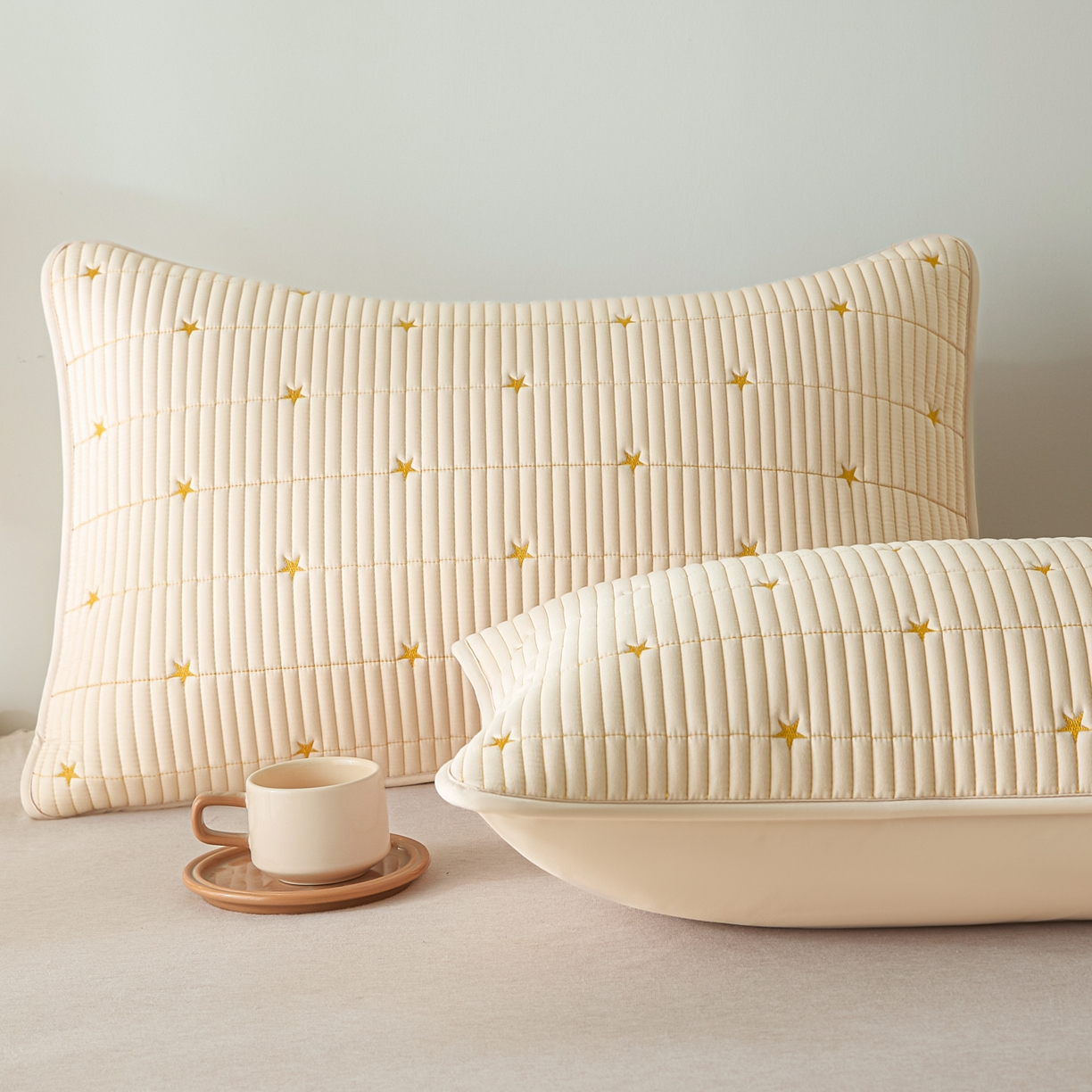 91家纺网 家纺一手货源 找家纺 芬晴家纺 2025新款防水枕套-繁星-爱心-简爱-空间 繁星-卡其