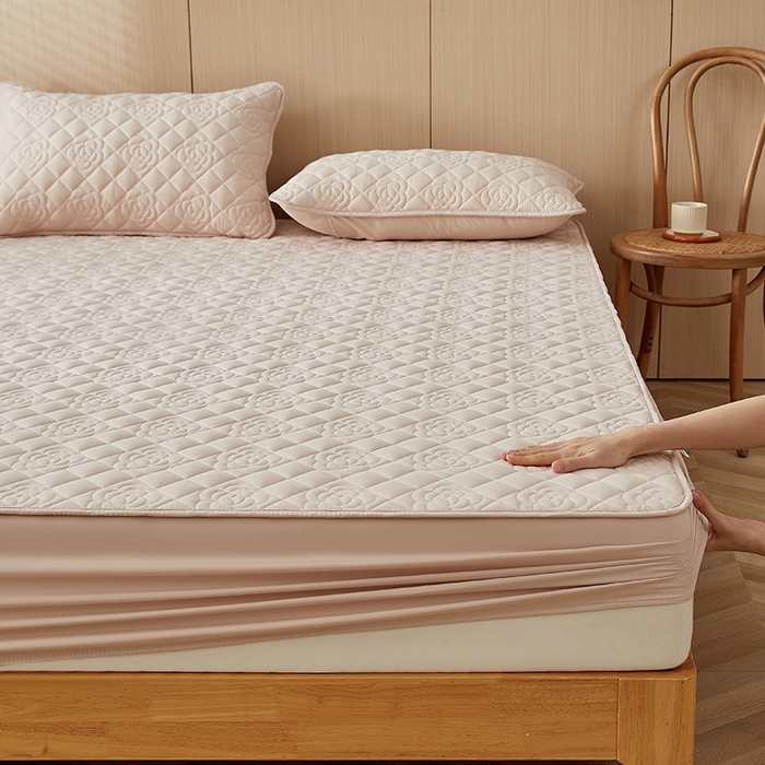 91家纺网 家纺一手货源 找家纺 （总）卓越家纺 2025新款山茶花款防水夹棉床笠