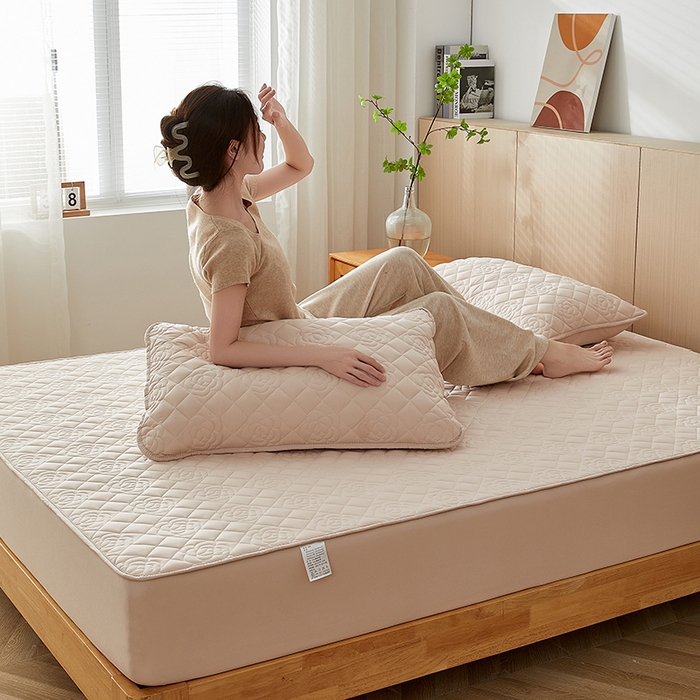 91家纺网 家纺一手货源 找家纺 （总）卓越家纺 2025新款山茶花款防水夹棉床笠