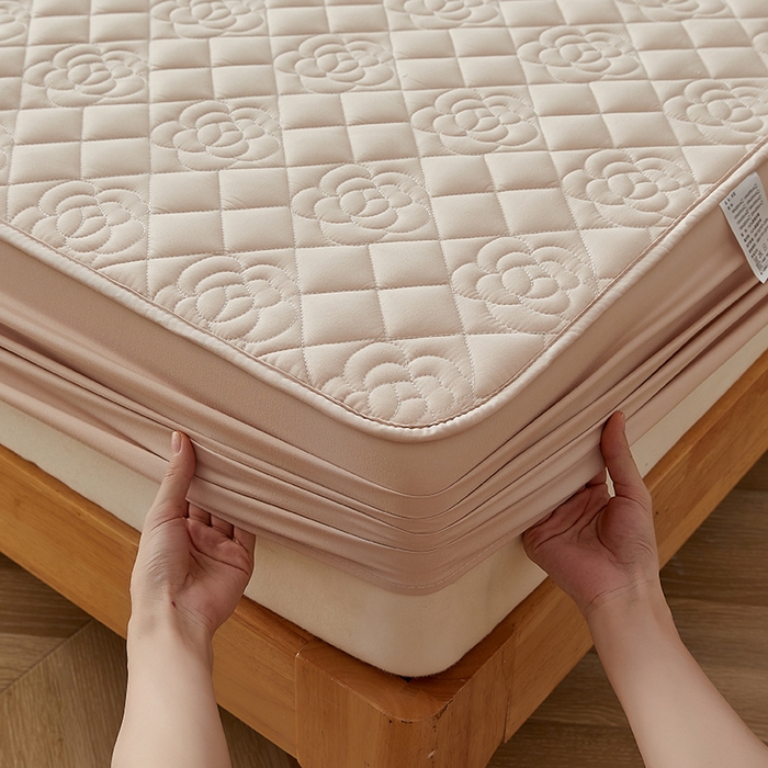 91家纺网 家纺一手货源 找家纺 （总）卓越家纺 2025新款山茶花款防水夹棉床笠