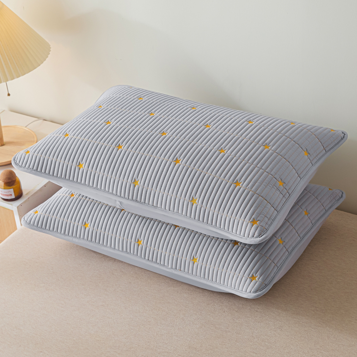 91家纺网 家纺一手货源 找家纺 芬晴家纺 2025新款防水枕套-繁星-爱心-简爱-空间 繁星-星灰