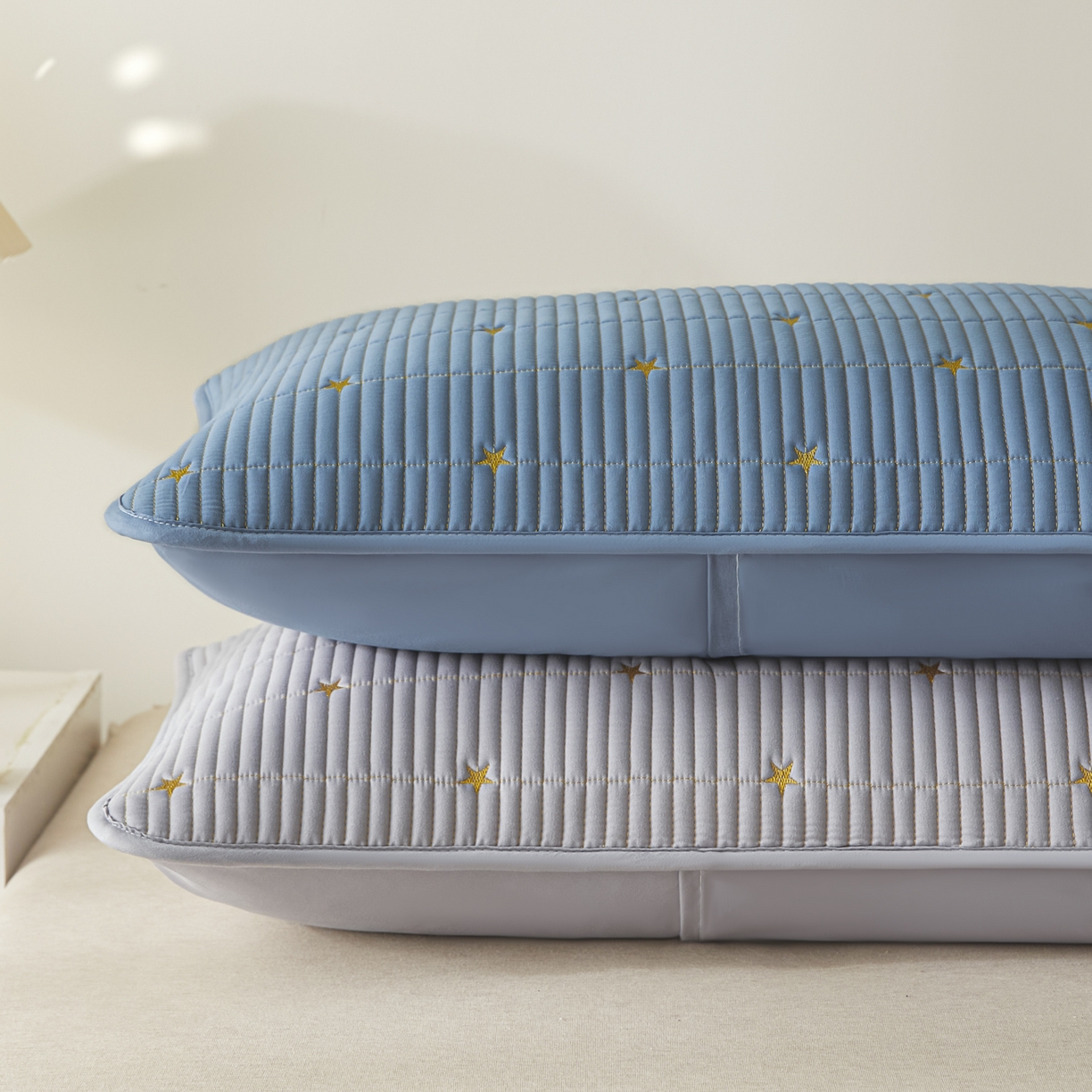 91家纺网 家纺一手货源 找家纺 芬晴家纺 2025新款防水枕套-繁星-爱心-简爱-空间 繁星-蓝+灰