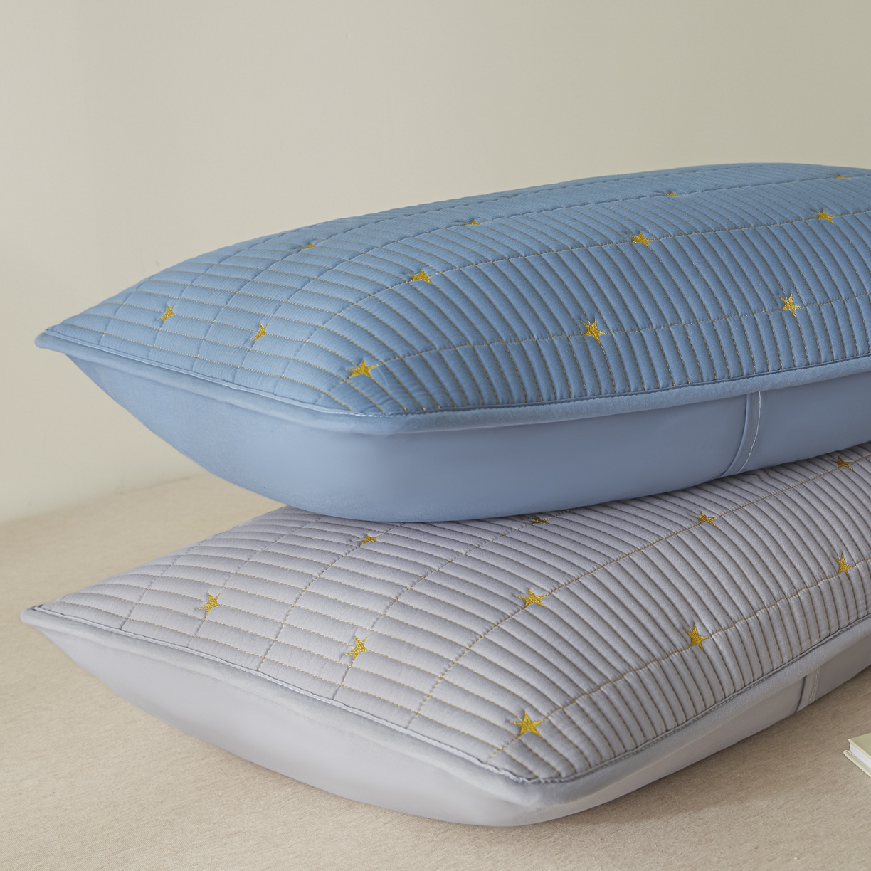 91家纺网 家纺一手货源 找家纺 芬晴家纺 2025新款防水枕套-繁星-爱心-简爱-空间 繁星-蓝+灰