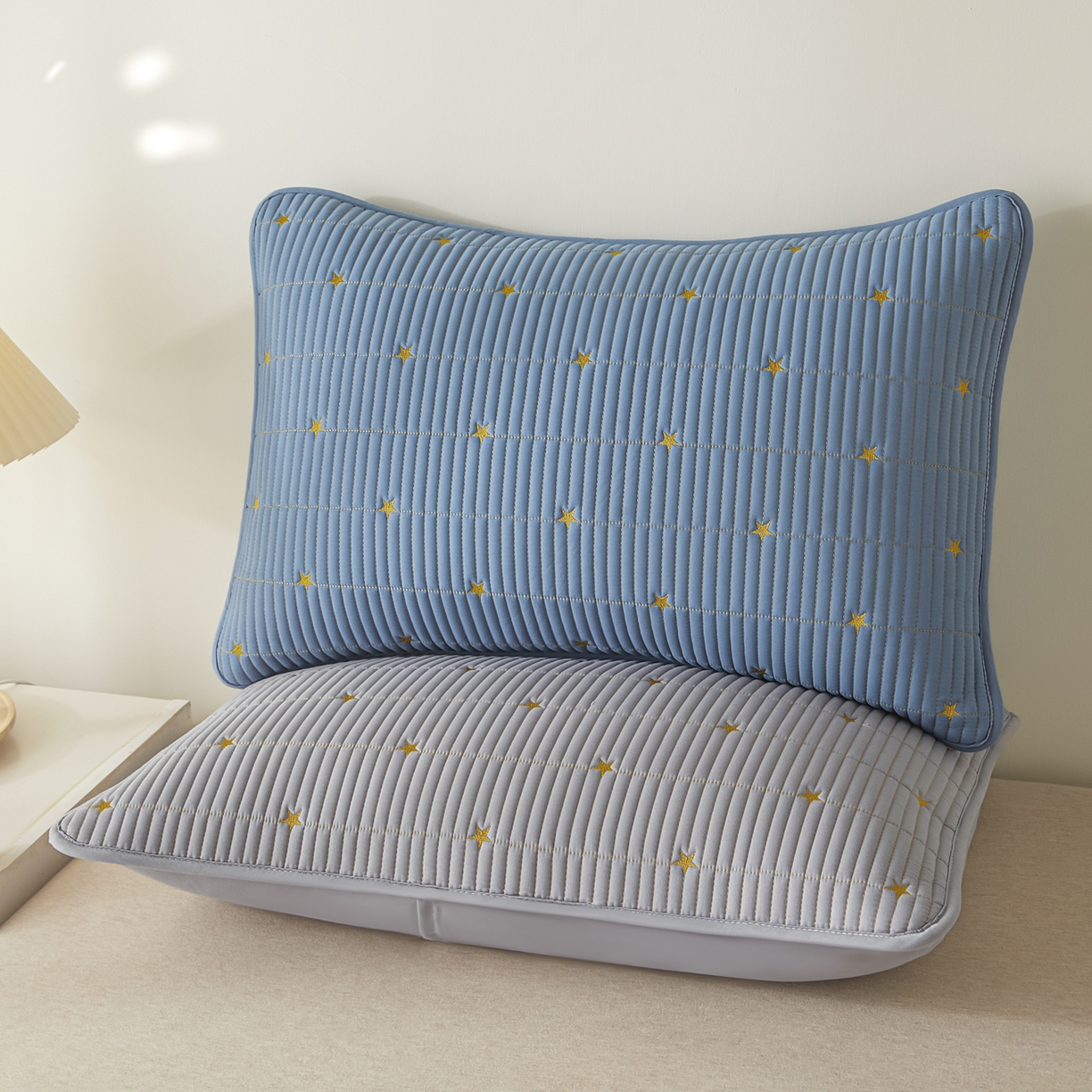 91家纺网 家纺一手货源 找家纺 芬晴家纺 2025新款防水枕套-繁星-爱心-简爱-空间 繁星-蓝+灰