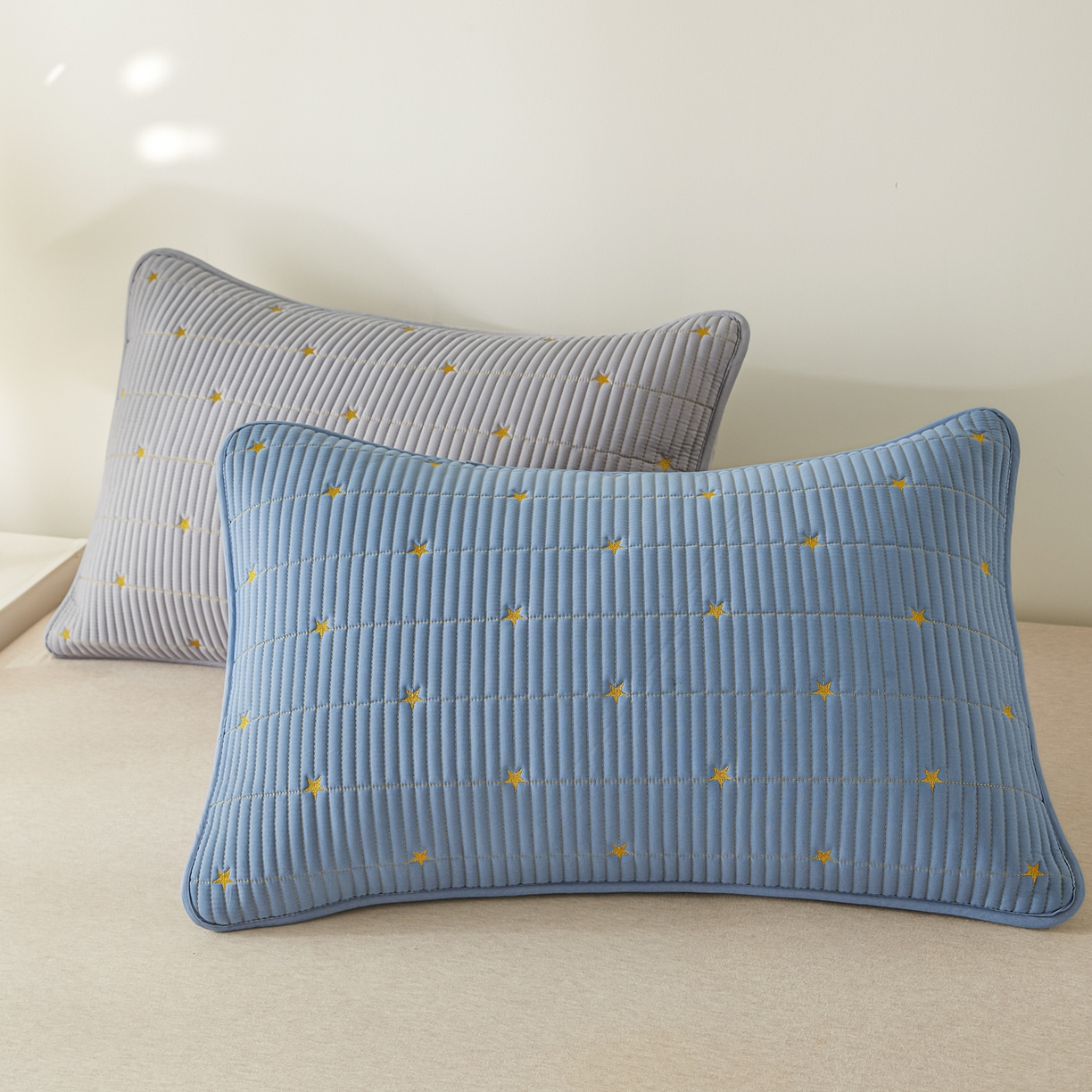 91家纺网 家纺一手货源 找家纺 芬晴家纺 2025新款防水枕套-繁星-爱心-简爱-空间 繁星-蓝+灰