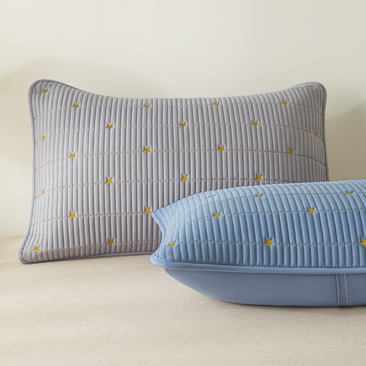 91家纺网 家纺一手货源 找家纺 芬晴家纺 2025新款防水枕套-繁星-爱心-简爱-空间 繁星-蓝+灰