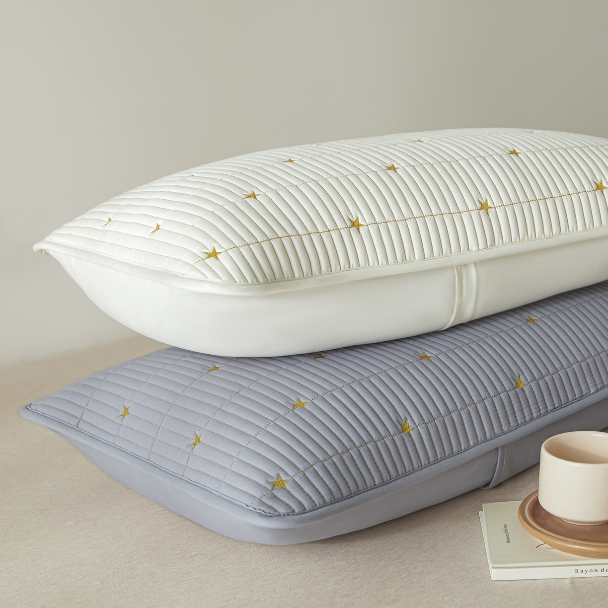 91家纺网 家纺一手货源 找家纺 芬晴家纺 2025新款防水枕套-繁星-爱心-简爱-空间 繁星-米白+灰