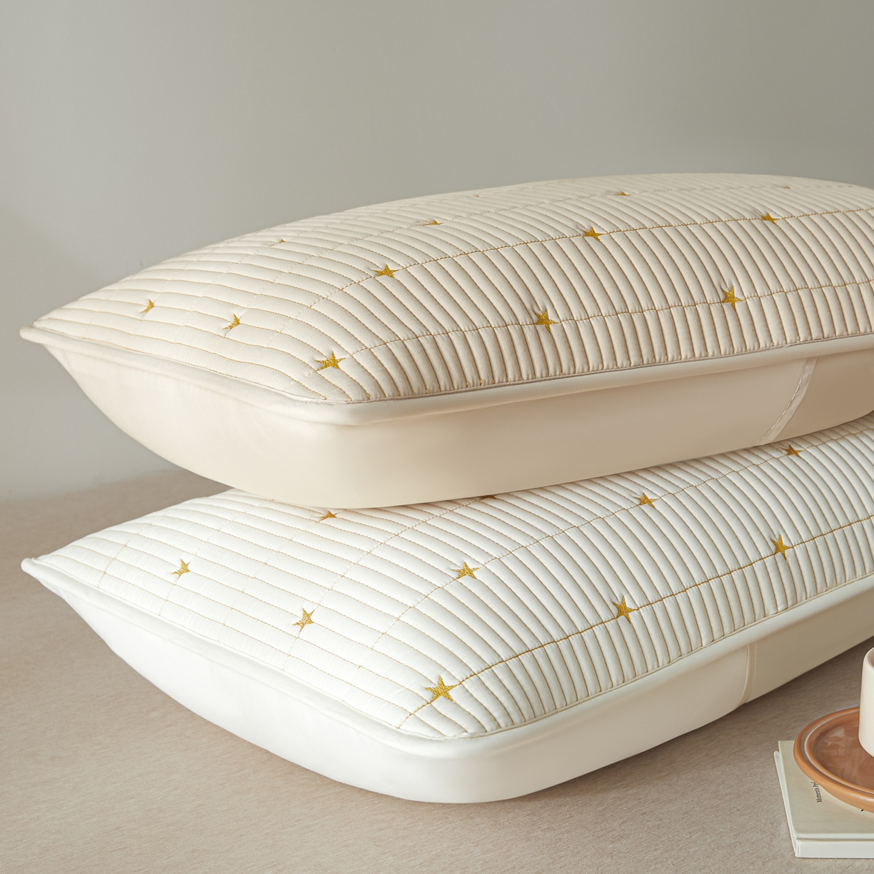 91家纺网 家纺一手货源 找家纺 芬晴家纺 2025新款防水枕套-繁星-爱心-简爱-空间 繁星-米白+卡其