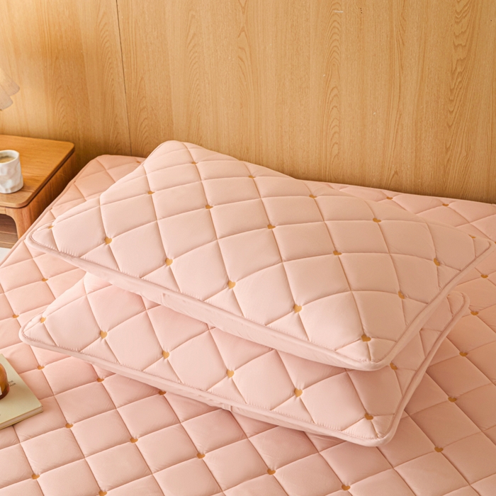 91家纺网 家纺一手货源 找家纺 芬晴家纺 2025新款防水枕套-繁星-爱心-简爱-空间 简爱-豆沙粉