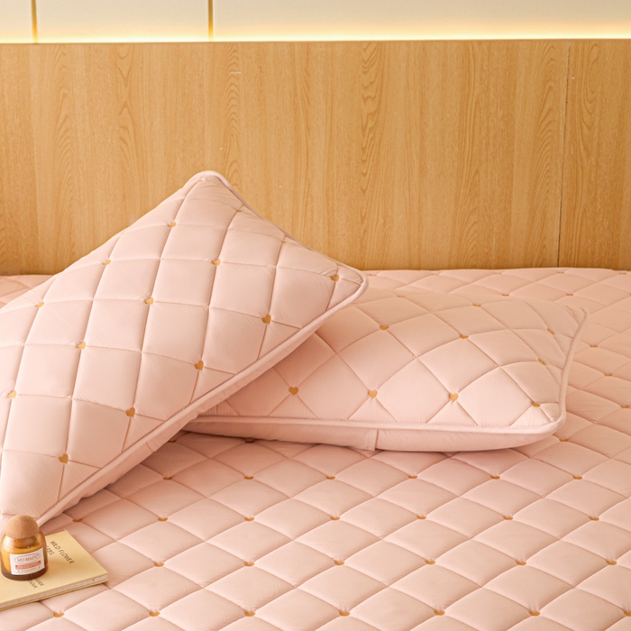 91家纺网 家纺一手货源 找家纺 芬晴家纺 2025新款防水枕套-繁星-爱心-简爱-空间 简爱-豆沙粉