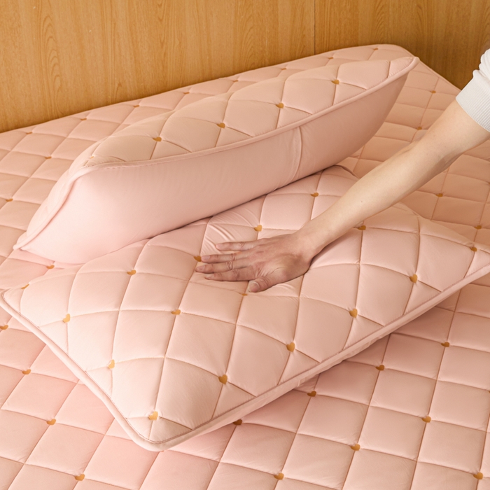 91家纺网 家纺一手货源 找家纺 芬晴家纺 2025新款防水枕套-繁星-爱心-简爱-空间 简爱-豆沙粉