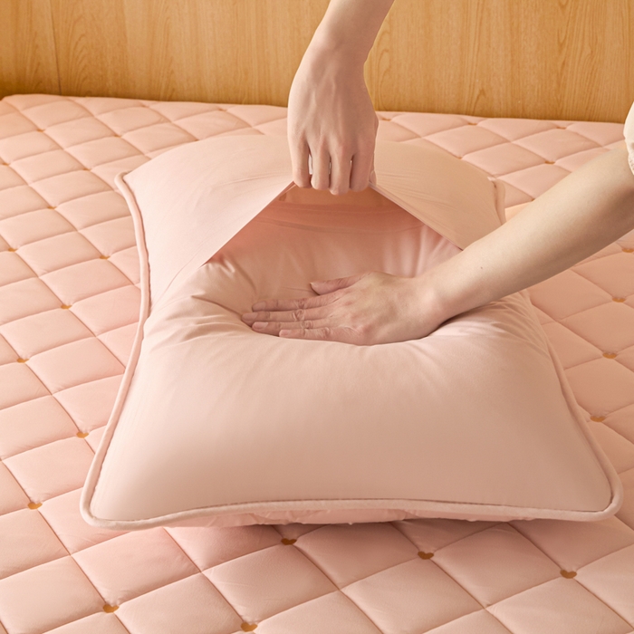 91家纺网 家纺一手货源 找家纺 芬晴家纺 2025新款防水枕套-繁星-爱心-简爱-空间 简爱-豆沙粉