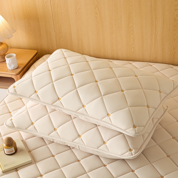 91家纺网 家纺一手货源 找家纺 芬晴家纺 2025新款防水枕套-繁星-爱心-简爱-空间 简爱-卡其