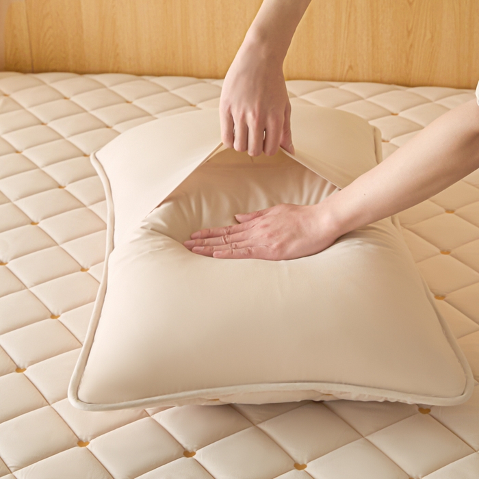 91家纺网 家纺一手货源 找家纺 芬晴家纺 2025新款防水枕套-繁星-爱心-简爱-空间 简爱-卡其