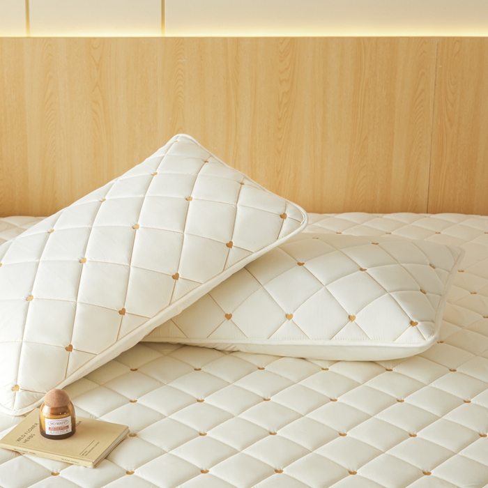 91家纺网 家纺一手货源 找家纺 芬晴家纺 2025新款防水枕套-繁星-爱心-简爱-空间 简爱-米白