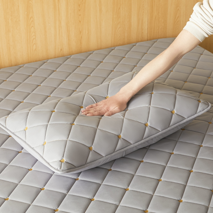 91家纺网 家纺一手货源 找家纺 芬晴家纺 2025新款防水枕套-繁星-爱心-简爱-空间 简爱-星灰