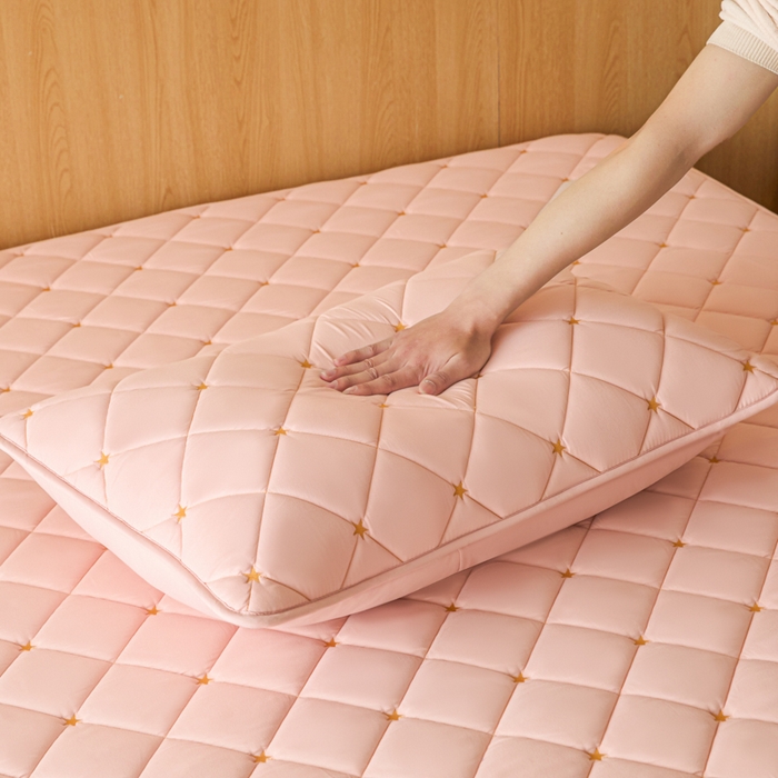 91家纺网 家纺一手货源 找家纺 芬晴家纺 2025新款防水枕套-繁星-爱心-简爱-空间 空间-豆沙粉