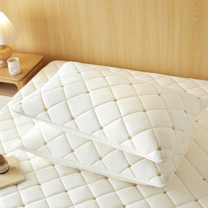 91家纺网 家纺一手货源 找家纺 芬晴家纺 2025新款防水枕套-繁星-爱心-简爱-空间 空间-米白