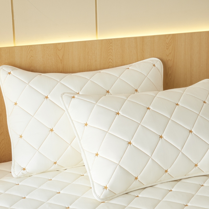 91家纺网 家纺一手货源 找家纺 芬晴家纺 2025新款防水枕套-繁星-爱心-简爱-空间 空间-米白