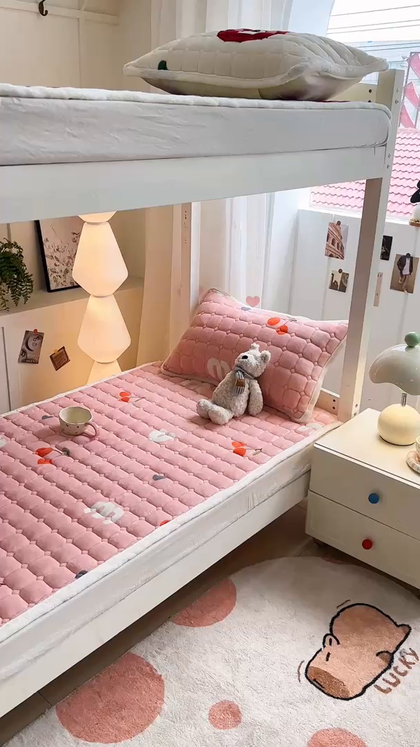 91家纺网 家纺一手货源 找家纺 优品惠 2025新款冬季牛奶绒床垫床褥垫子床护垫加绒床盖学生宿舍上下铺 字母樱桃