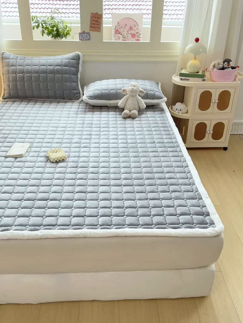 91家纺网 家纺一手货源 找家纺 优品惠 2025新款牛奶绒夹棉床护垫夹棉床褥床盖床单加厚保暖 高级灰