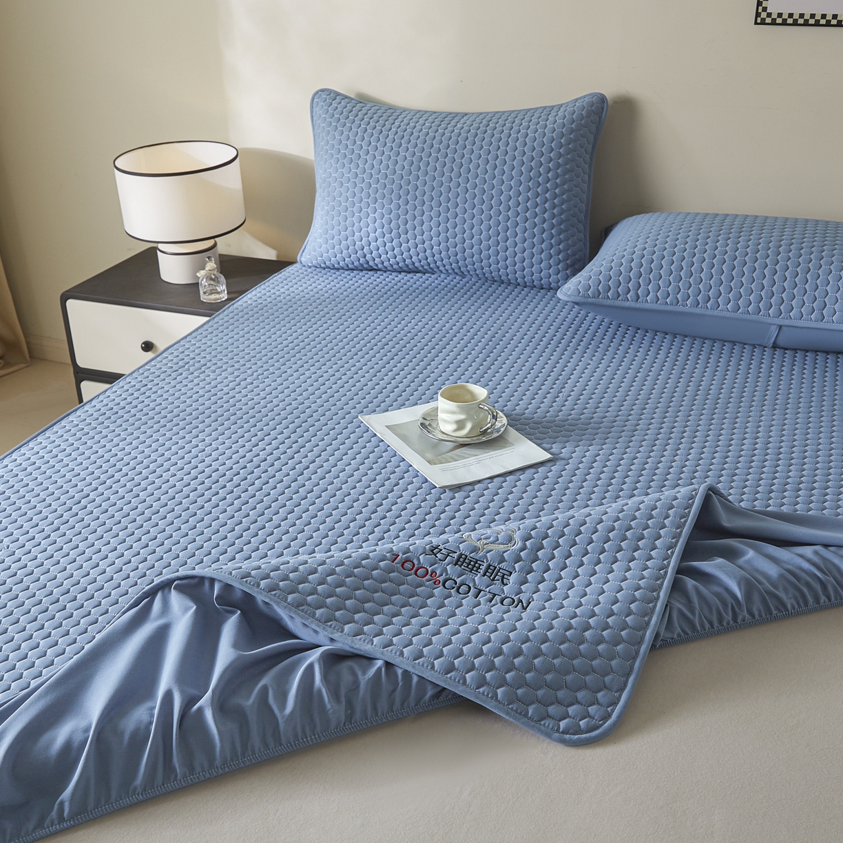 91家纺网 家纺一手货源 找家纺 芬晴家纺 2025新款A类好睡眠全棉夹棉系列床笠 好睡眠-雾蓝