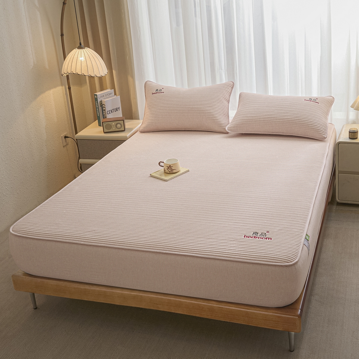 91家纺网 家纺一手货源 找家纺 芬晴家纺 2025新款全棉密条夹棉床笠良品系列 密条-豆沙