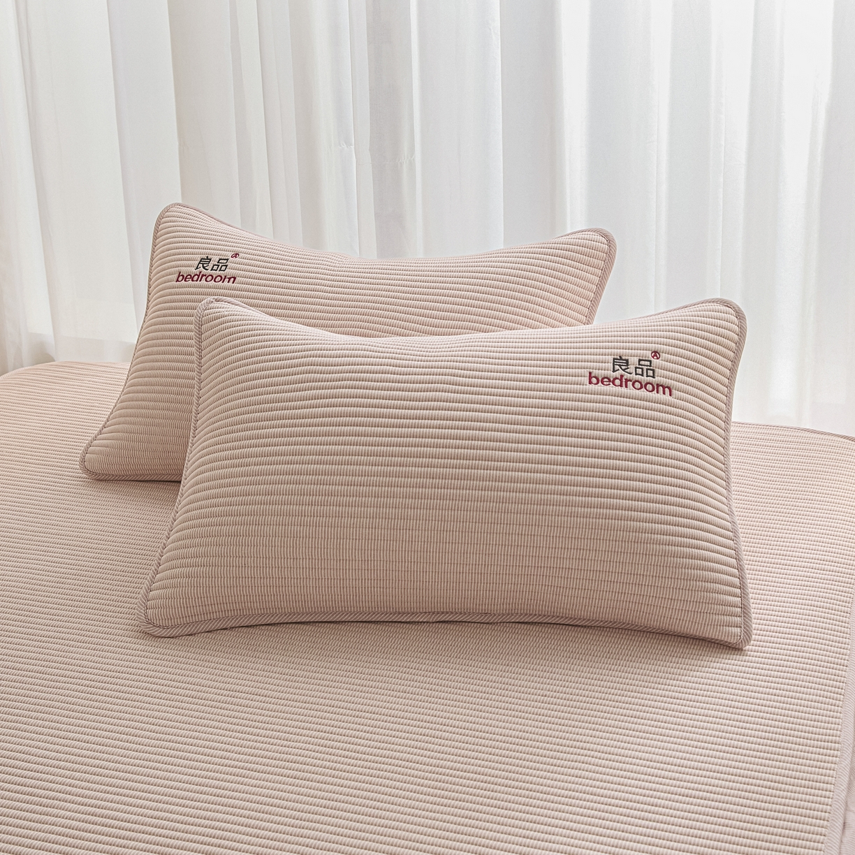 91家纺网 家纺一手货源 找家纺 芬晴家纺 2025新款全棉密条夹棉床笠良品系列 密条-豆沙