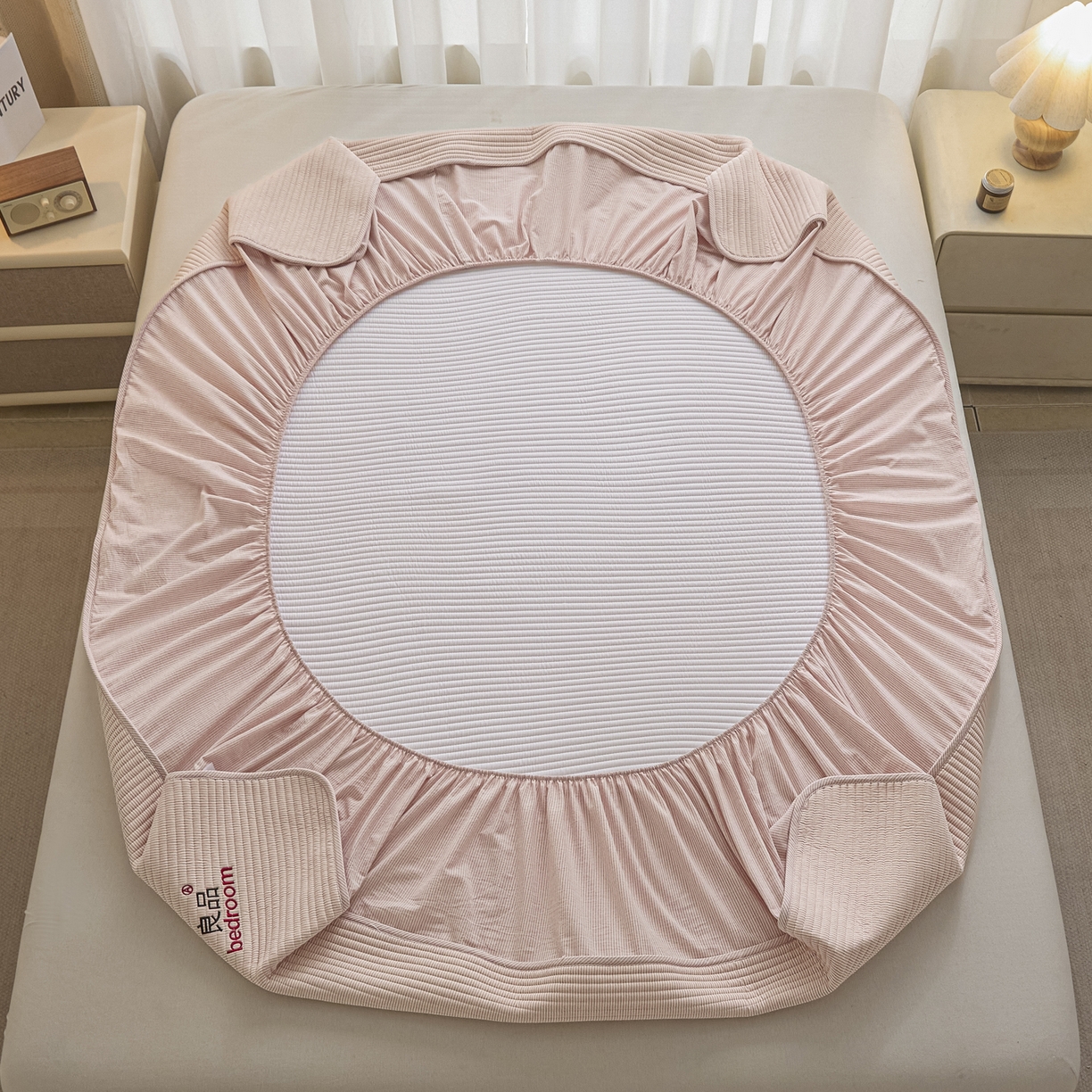 91家纺网 家纺一手货源 找家纺 芬晴家纺 2025新款全棉密条夹棉床笠良品系列 密条-豆沙