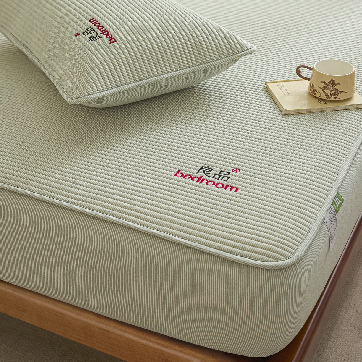 91家纺网 家纺一手货源 找家纺 芬晴家纺 2025新款全棉密条夹棉床笠良品系列 密条-果绿