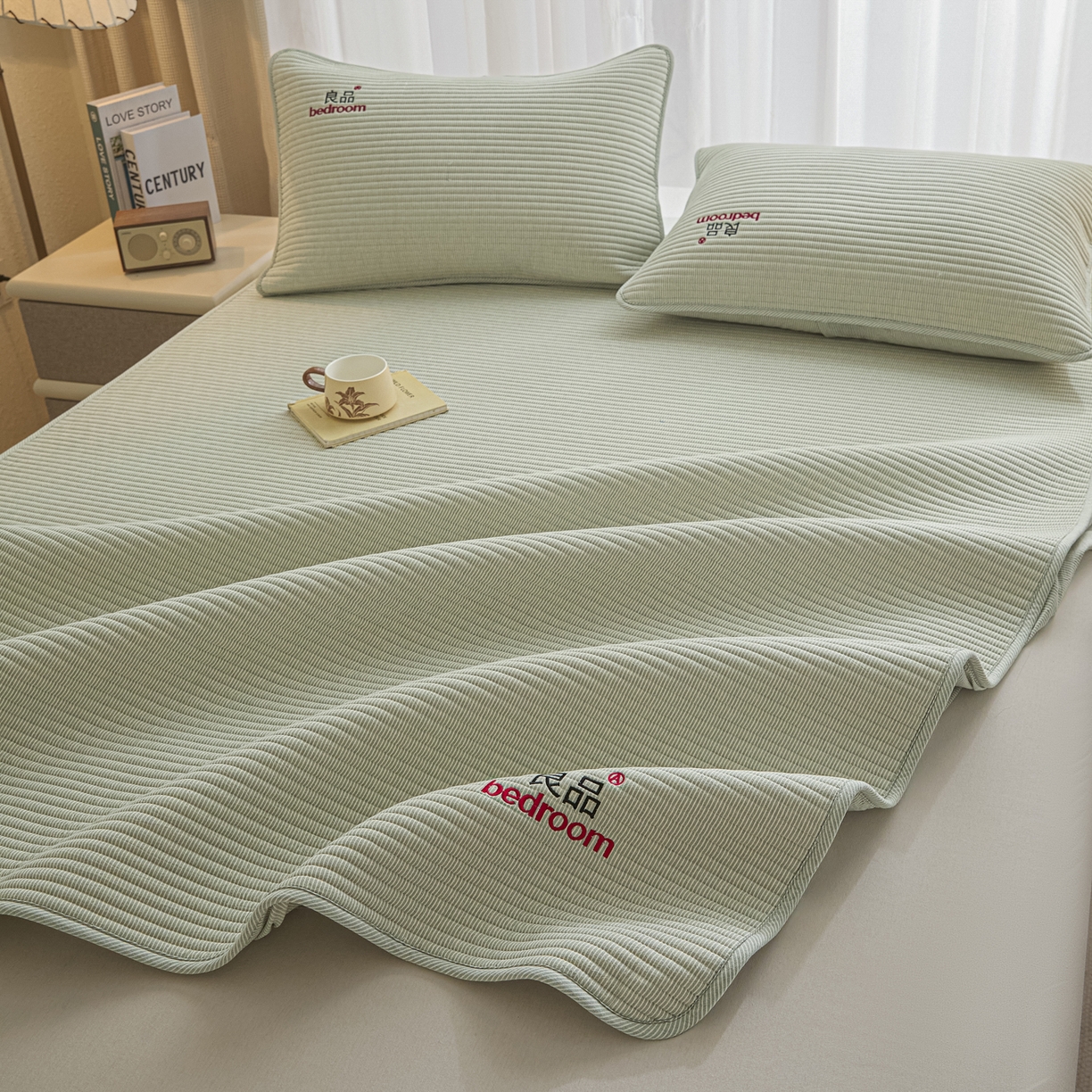 91家纺网 家纺一手货源 找家纺 芬晴家纺 2025新款全棉密条夹棉床笠良品系列 密条-果绿