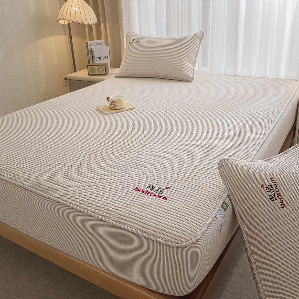 91家纺网 家纺一手货源 找家纺 芬晴家纺 2025新款全棉密条夹棉床笠良品系列 密条-咖